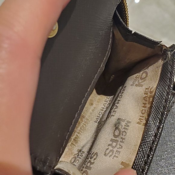 Michael Kors Monogram Wallet Brown - Picture 7 of 9